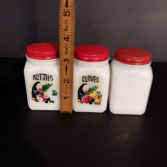 Vintage White Milk Glass McKee Tipp City Cornucopia Nutmeg  Cloves Shakers 3pc - Picture 4 of 5